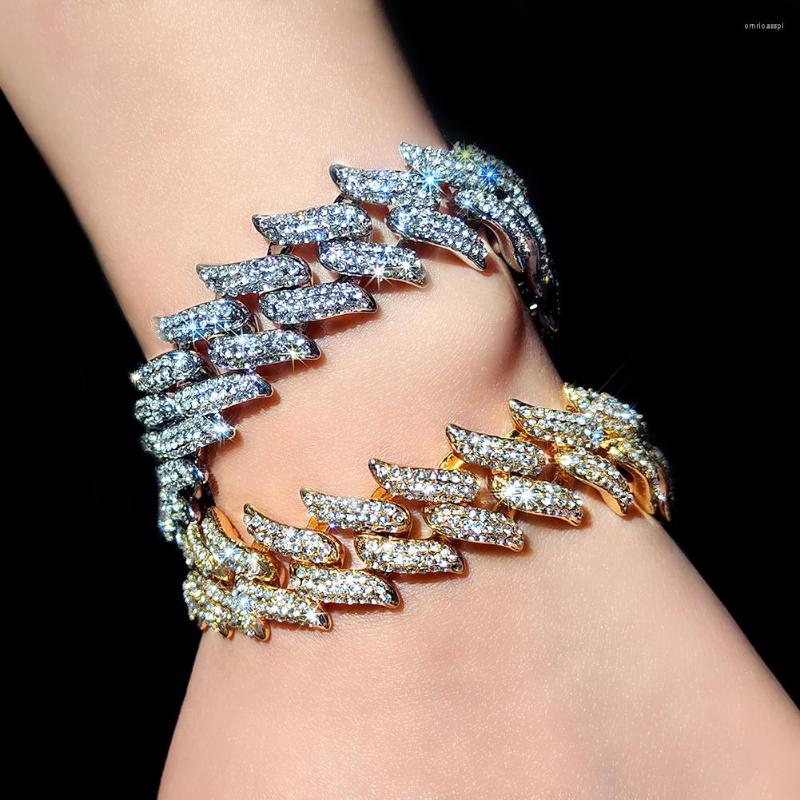 Link Bracelets Iced Out 3 Row Rhinestone Thorn Cuban Bracelet For Women Men High Quality Thorns Shape Chain Punk Jewelry
Link Bracelets Iced Out 3 Row Rhinestone Thorn Cuban Bracelet For Women Men High Quality Thorns Shape Chain Punk Jewelry