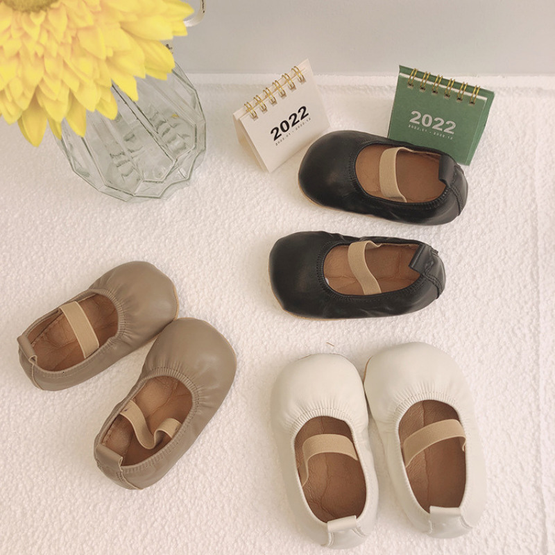 First Walkers Unishuni Boys Girls Shoes Soft Sole Leather Walking for Infant Toddler Kids Non-Slip Children with Elastic Strap 221208, Khaki
First Walkers Unishuni Boys Girls Shoes Soft Sole Leather Walking for Infant Toddler Kids Non-Slip Children with Elastic Strap 221208, Khaki