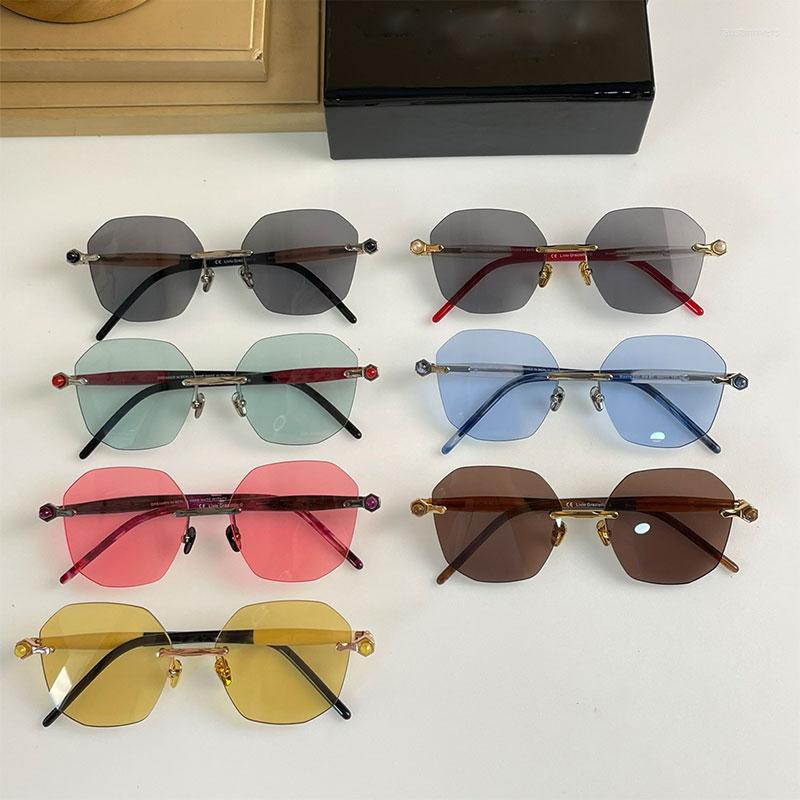 Sunglasses Women & Men Polarized Fashion Glasses Eyewear Transparent Anti Light Eye UV400
Sunglasses Women & Men Polarized Fashion Glasses Eyewear Transparent Anti Light Eye UV400