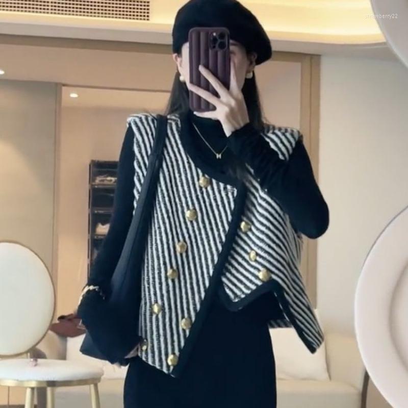 Women's Vests Woman Vintage Elegant Tweed Vest Coat Female Autumn Sleeveless Casual Streetwear Jackets French Style Chic Simple Tops G285, Black
Women's Vests Woman Vintage Elegant Tweed Vest Coat Female Autumn Sleeveless Casual Streetwear Jackets French Style Chic Simple Tops G285, Black