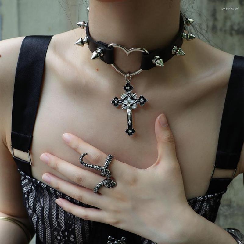 Choker Cross Necklace Grunge Punk Gothic Thorns Rivet Leather Subculture Chokers Jewelrly
Choker Cross Necklace Grunge Punk Gothic Thorns Rivet Leather Subculture Chokers Jewelrly