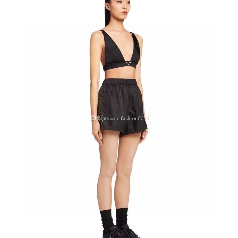 Women's Two Piece Pants Set 2023 Triangle Metal V Neck Vest Mini Short Set Streetwear Fashion Crop Top 22ss New Tracksuit
Women's Two Piece Pants Set 2023 Triangle Metal V Neck Vest Mini Short Set Streetwear Fashion Crop Top 22ss New Tracksuit