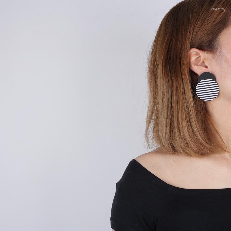 Stud Earrings JID Black White Striped Round Metal Punk Style Womens Ladies Simple Body Jewelry Party Gift Boho Decor
Stud Earrings JID Black White Striped Round Metal Punk Style Womens Ladies Simple Body Jewelry Party Gift Boho Decor