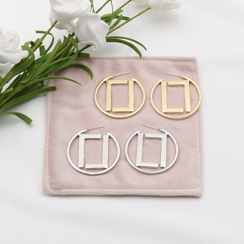 Women Hoops Earrings Trendy Womens Big Circle diamond Simple Earring rhinestones Jewelry Luxury Designer Earring Letters Stud Gold Silver New
Women Hoops Earrings Trendy Womens Big Circle diamond Simple Earring rhinestones Jewelry Luxury Designer Earring Letters Stud Gold Silver New