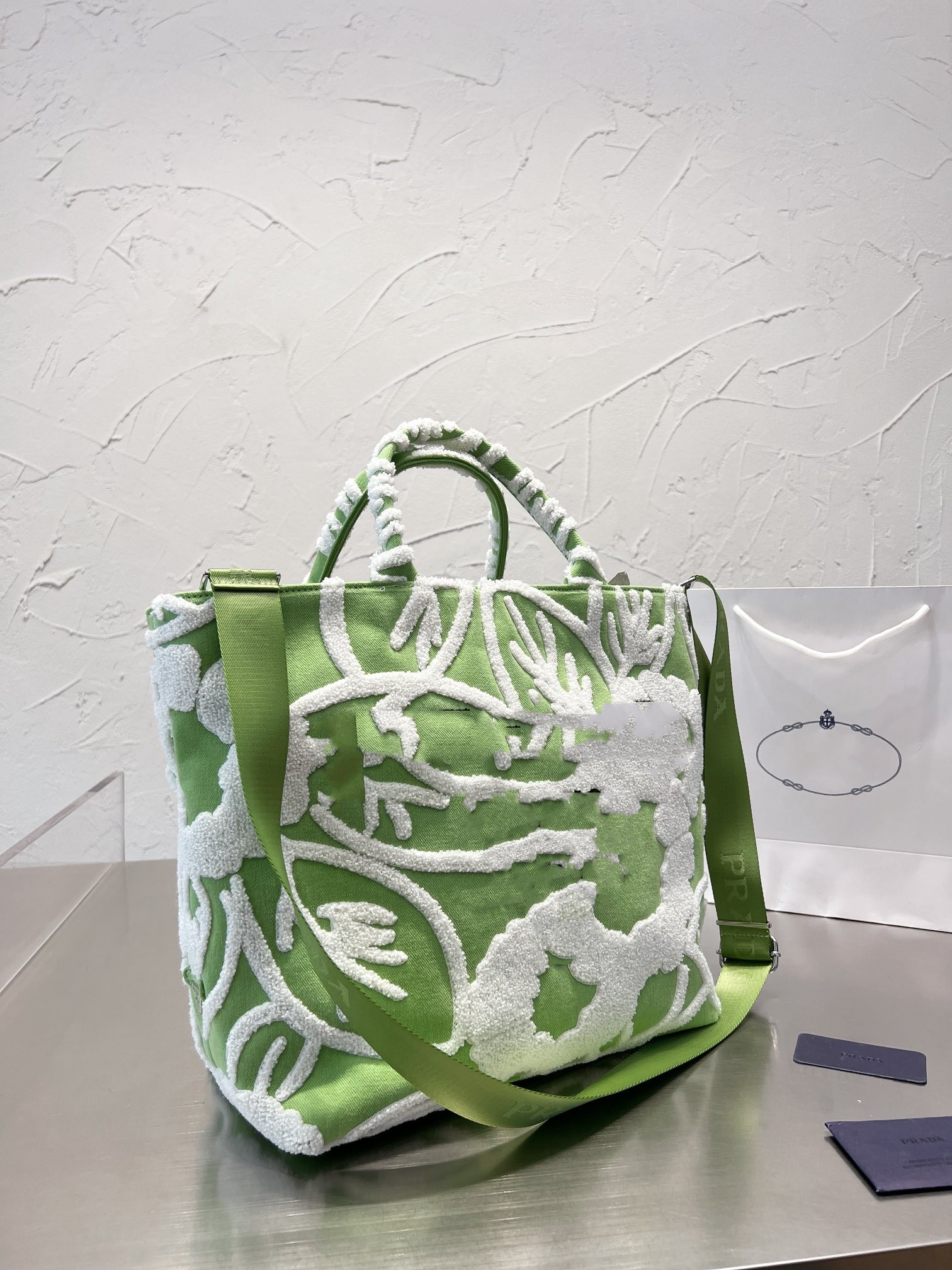 CC Shopping Bags Embroidered Denim Hobo Bags P Canvas Bag Two-tone Pattern Triangle Nylon Designer Letter Large capacity Handbags, Extra freight
CC Shopping Bags Embroidered Denim Hobo Bags P Canvas Bag Two-tone Pattern Triangle Nylon Designer Letter Large capacity Handbags, Extra freight