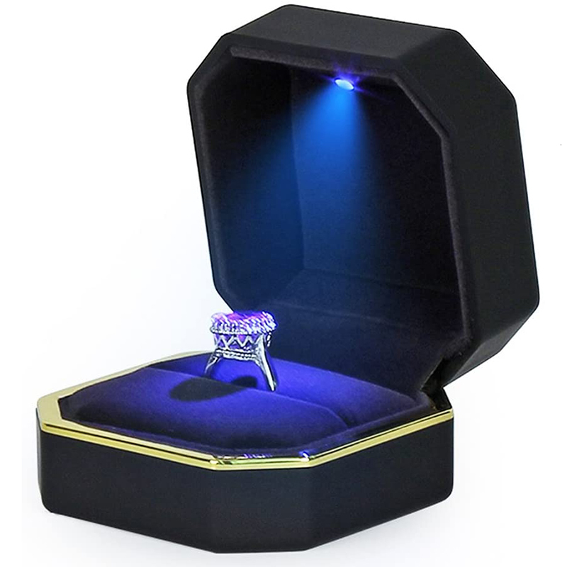 Jewelry Boxes 1 Pcs LED Ring Box Luxury Velvet Rubber Necklace Pendant Gifts Display With Light For Proposal Engagement Wedding Case 221208
Jewelry Boxes 1 Pcs LED Ring Box Luxury Velvet Rubber Necklace Pendant Gifts Display With Light For Proposal Engagement Wedding Case 221208