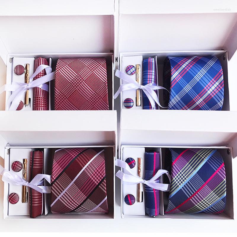 Bow Ties 2022 Fashion Wild Explosion Polyester Business Executive Men's Tie Square Cufflinks Clothing Accessories 6 Piece Gift Box
Bow Ties 2022 Fashion Wild Explosion Polyester Business Executive Men's Tie Square Cufflinks Clothing Accessories 6 Piece Gift Box