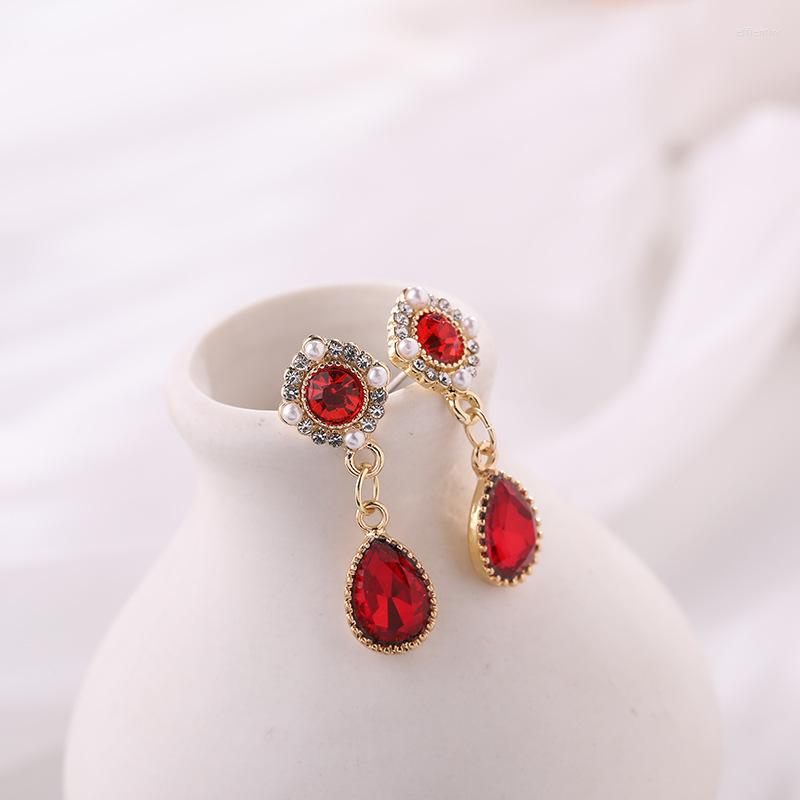 Backs Earrings Korean Baroque Shinny Rhinestone Water Drop Shaped Clip Temperament Resin Red Stone Without Piercing Lady
Backs Earrings Korean Baroque Shinny Rhinestone Water Drop Shaped Clip Temperament Resin Red Stone Without Piercing Lady