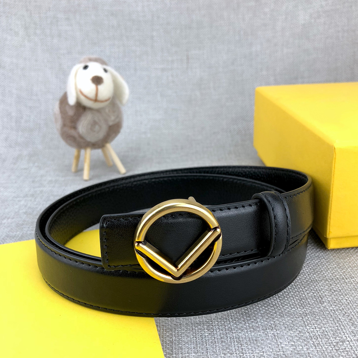 Womens Luxury Leather Belt Designer Waistband Girls Girdle Letter Gold Buckle Fashion Belts Mens 2.4cm Width Cintura Clothes Accessories
Womens Luxury Leather Belt Designer Waistband Girls Girdle Letter Gold Buckle Fashion Belts Mens 2.4cm Width Cintura Clothes Accessories