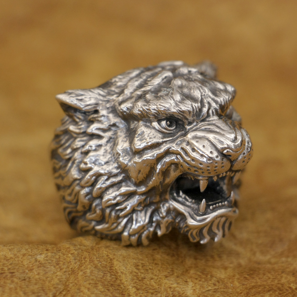 LINSION 925 Sterling Silver King Tiger Ring Biker Punk Jewelry TA396 US Size 7 to 16
LINSION 925 Sterling Silver King Tiger Ring Biker Punk Jewelry TA396 US Size 7 to 16