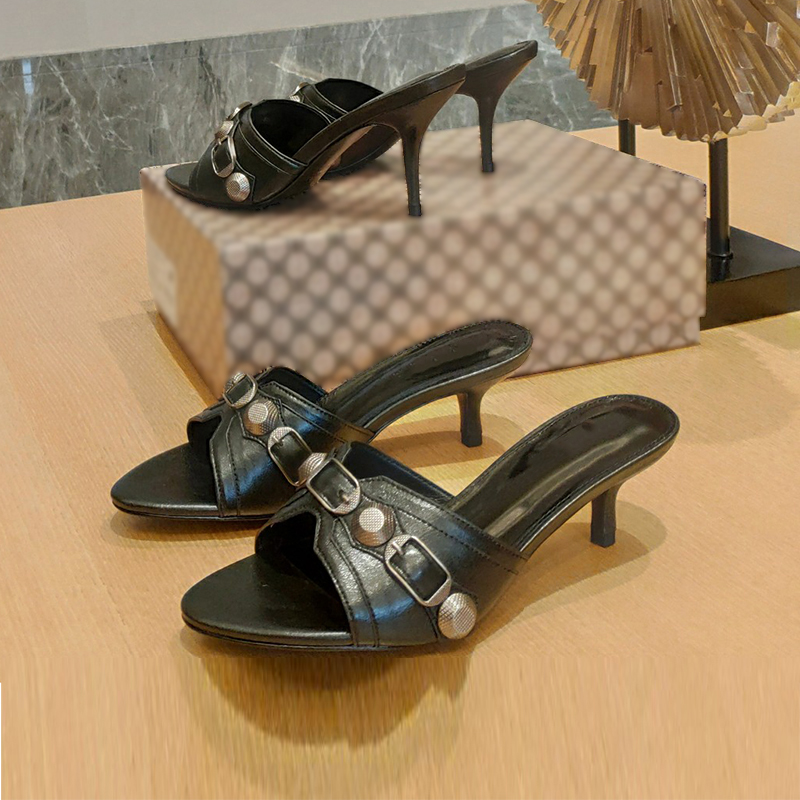 Handmade Cagole slippers Booties fashion Designer Shoes LeCagole rivet flipflop retro vintage heel 8cm 4cm and flat genuine Calfskin Leather Original quality, Pink
Handmade Cagole slippers Booties fashion Designer Shoes LeCagole rivet flipflop retro vintage heel 8cm 4cm and flat genuine Calfskin Leather Original quality, Pink