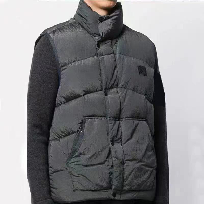 Brand topstoney vests Winter stand collar metal warm Embroidered small badge down vest, Preservatives (not sold separately)
Brand topstoney vests Winter stand collar metal warm Embroidered small badge down vest, Preservatives (not sold separately)