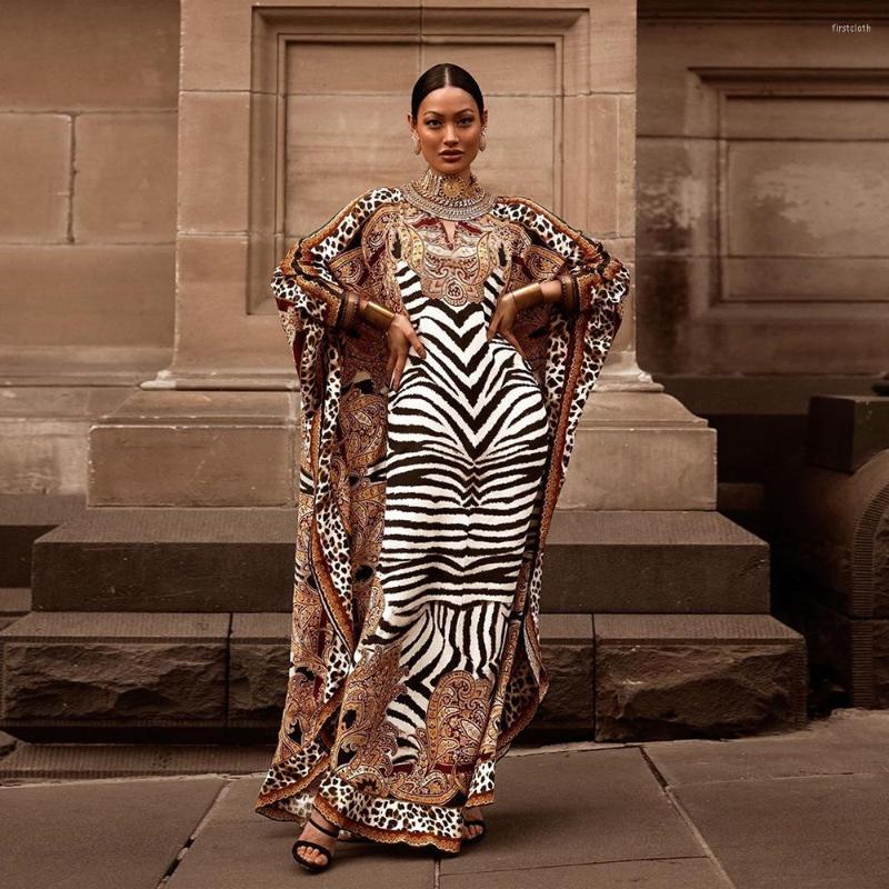 Ethnic Clothing 2022 Middle East Muslim Women's Printed Dress Islamic Kaftan Robe Loose Long Skirt
Ethnic Clothing 2022 Middle East Muslim Women's Printed Dress Islamic Kaftan Robe Loose Long Skirt