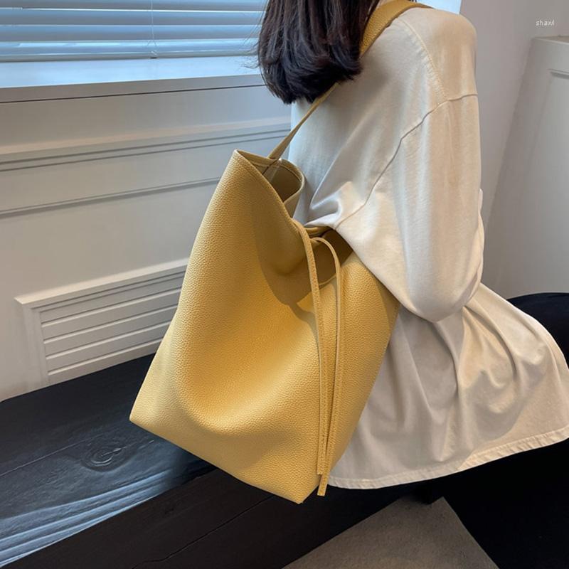 Evening Bags 2022 PU Leather Women Bucket Shoulder Bag Lady Solid Color Handbags Casual Female Crossbody Bolsas Totes, Yellow
Evening Bags 2022 PU Leather Women Bucket Shoulder Bag Lady Solid Color Handbags Casual Female Crossbody Bolsas Totes, Yellow