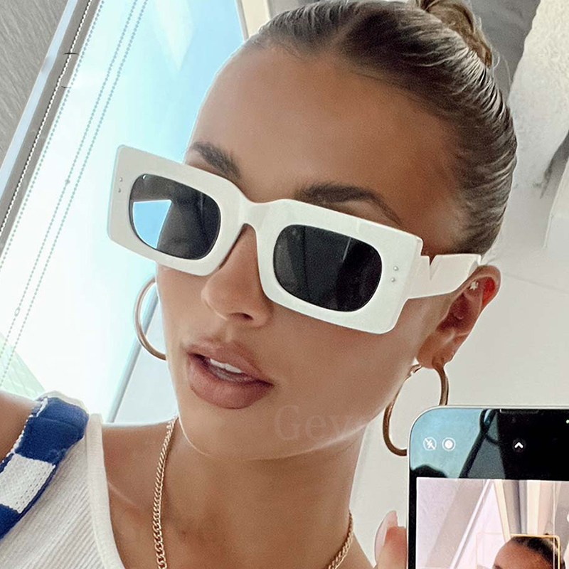 Rectangle Sunglasses for Women Trendy Retro White Square Big Frame Sun Glasses Woman Luxury Brand Vintage Eyewear UV400
Rectangle Sunglasses for Women Trendy Retro White Square Big Frame Sun Glasses Woman Luxury Brand Vintage Eyewear UV400