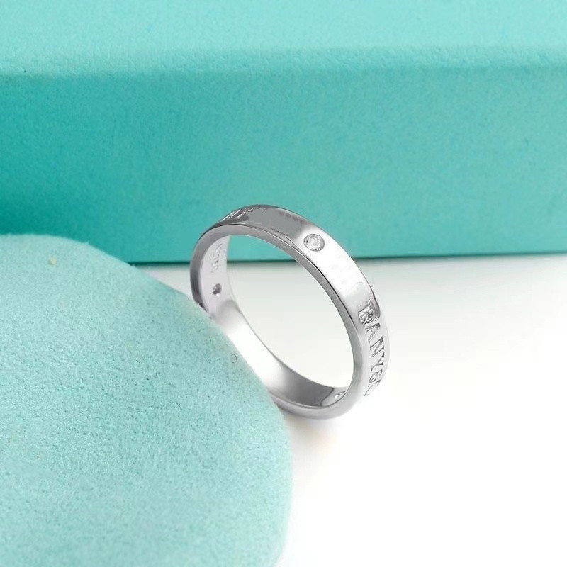 Designers T ring fashion luxury Classic Rings Sterling Silver black women jewelry Versatile jewelrys Wedding gift Lovers Anniversary style
Designers T ring fashion luxury Classic Rings Sterling Silver black women jewelry Versatile jewelrys Wedding gift Lovers Anniversary style