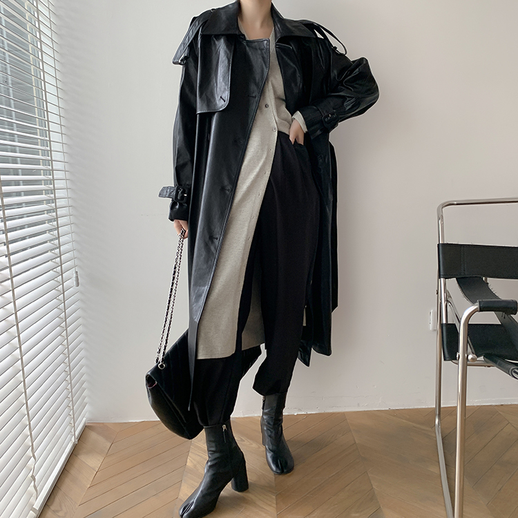 Women's Trench Coats Korea Runway Designer Fall Autumn leather Maxi Long Coat With Belt Chic Female Windbreaker Classic 221207, Black
Women's Trench Coats Korea Runway Designer Fall Autumn leather Maxi Long Coat With Belt Chic Female Windbreaker Classic 221207, Black