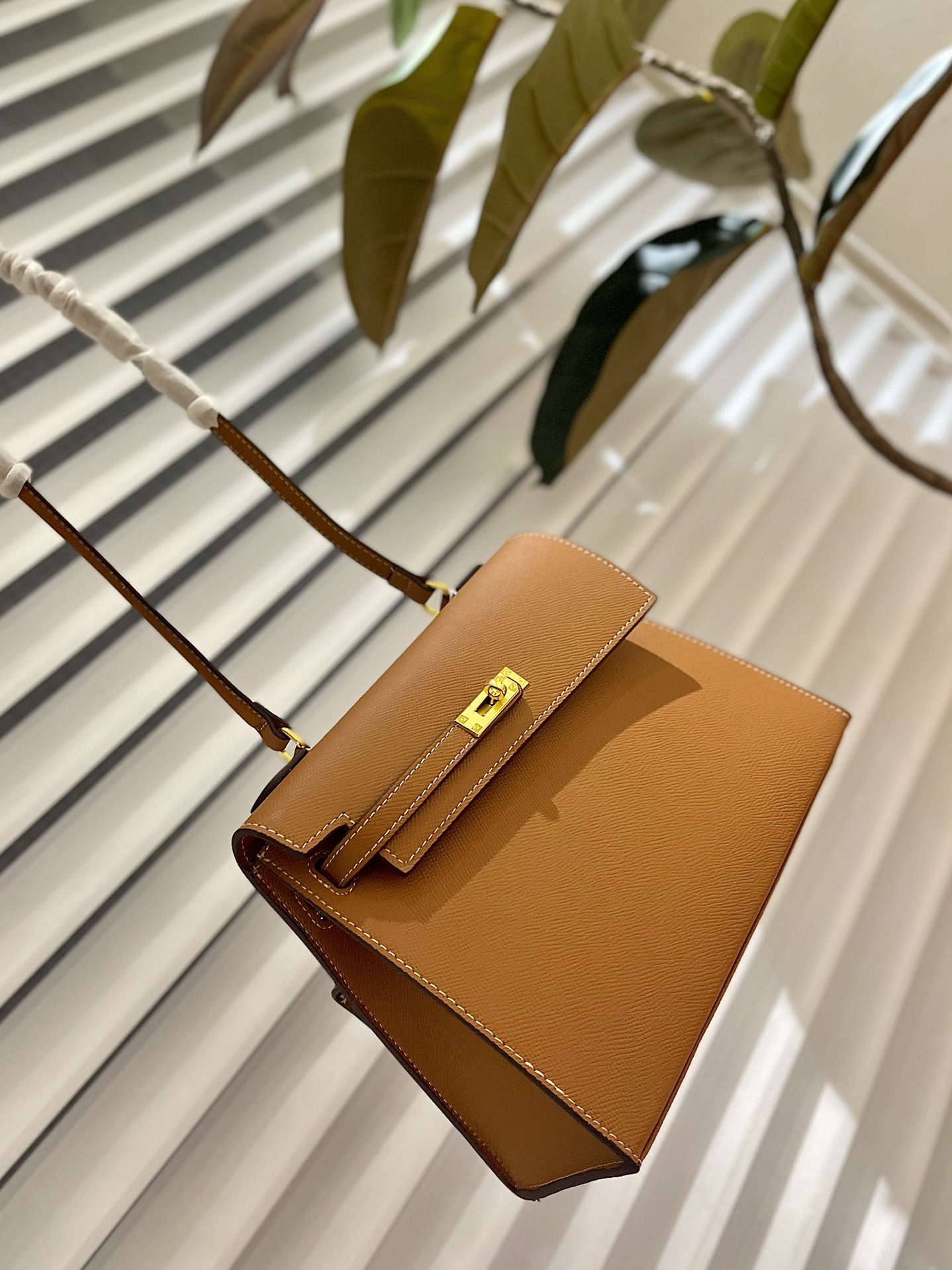 5A Top Women's Bags Classic Women's Designer Fashion Luxury Handbag Silver Hardware Grace Totes CrossBody Shoulder Bag Carry Wallet
5A Top Women's Bags Classic Women's Designer Fashion Luxury Handbag Silver Hardware Grace Totes CrossBody Shoulder Bag Carry Wallet