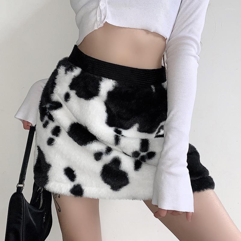 Skirts Women' Cow Pattern Black And White High Waist Short Skirt Furry Print Autumn Mini Ladies Winter Streetwear
Skirts Women' Cow Pattern Black And White High Waist Short Skirt Furry Print Autumn Mini Ladies Winter Streetwear