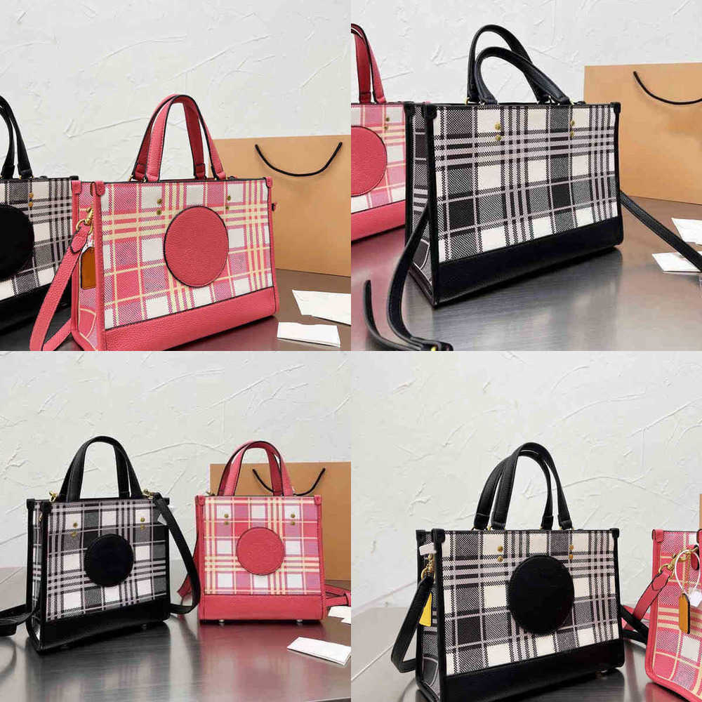 Shopping Bags Totes High Capacity Tote Bag Wome Fashion Handbag Shoulder Plaid Stripes Leather Designer Brand Crossbody Female Clutch 220309, Pink
Shopping Bags Totes High Capacity Tote Bag Wome Fashion Handbag Shoulder Plaid Stripes Leather Designer Brand Crossbody Female Clutch 220309, Pink