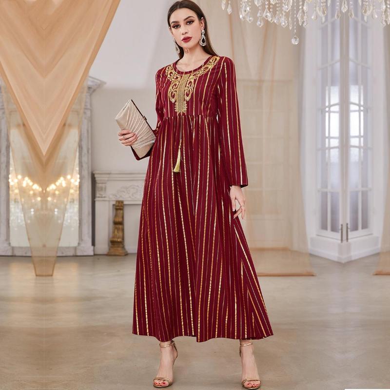 Ethnic Clothing Wepbel Arab Djellaba Eid Abaya Women Wine Bronzing Printed Exquisite Muslim Dress Robe Flower Embroidery Islamic
Ethnic Clothing Wepbel Arab Djellaba Eid Abaya Women Wine Bronzing Printed Exquisite Muslim Dress Robe Flower Embroidery Islamic