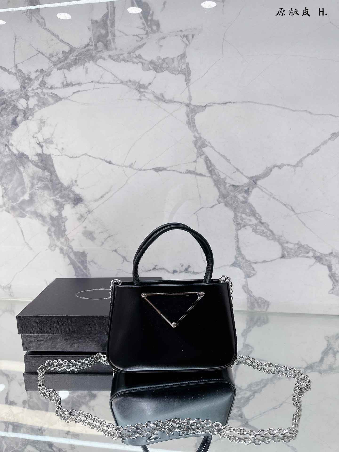Autumn and Winter 2022 New Women's One Shoulder Crossbody Tote Bag Fashion Versatile Simple Atmosphere Commuter Bag, Black
Autumn and Winter 2022 New Women's One Shoulder Crossbody Tote Bag Fashion Versatile Simple Atmosphere Commuter Bag, Black