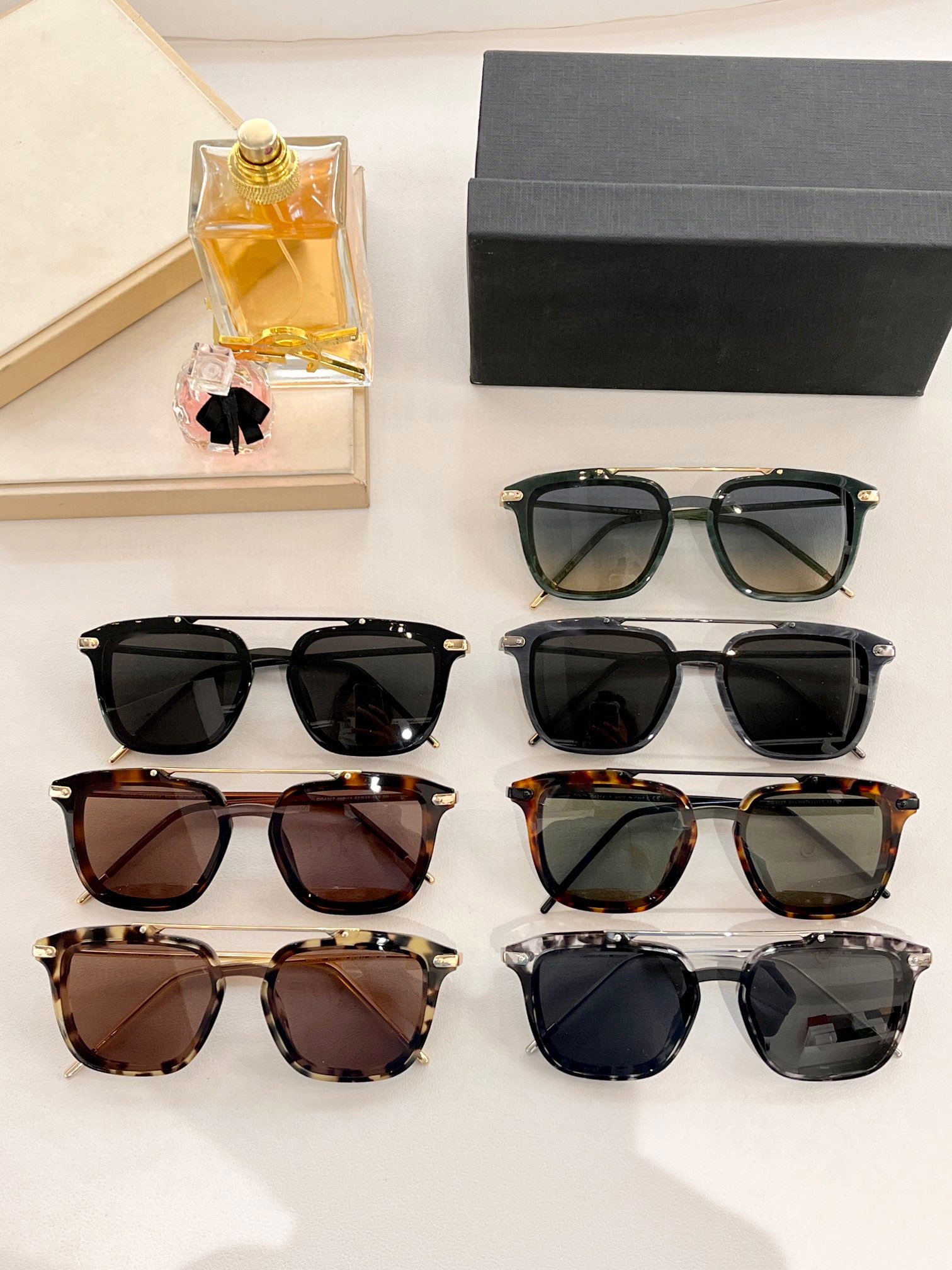 Men Sunglasses For Women Latest Selling Fashion Sun Glasses Mens Sunglass Gafas De Sol Glass UV400 Lens With Random Matching 4327
Men Sunglasses For Women Latest Selling Fashion Sun Glasses Mens Sunglass Gafas De Sol Glass UV400 Lens With Random Matching 4327