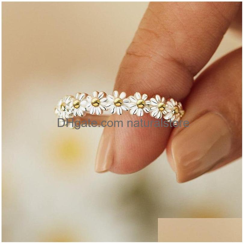 Band Rings Vintage Daisy Flower Ring For Women Korean Style Leaf Butterfly Cross Adjustable Opening Finger Rings Bride Wedding Engag Dhi7H
Band Rings Vintage Daisy Flower Ring For Women Korean Style Leaf Butterfly Cross Adjustable Opening Finger Rings Bride Wedding Engag Dhi7H