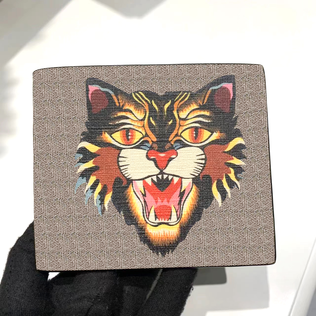 Luxury designer card holders Coin purses Cartoon print tiger The little bee snake Wallets luxury men Women fashion Genuine Leather holder Key Wallet Clutch handbag, G gray+snake
Luxury designer card holders Coin purses Cartoon print tiger The little bee snake Wallets luxury men Women fashion Genuine Leather holder Key Wallet Clutch handbag, G gray+snake