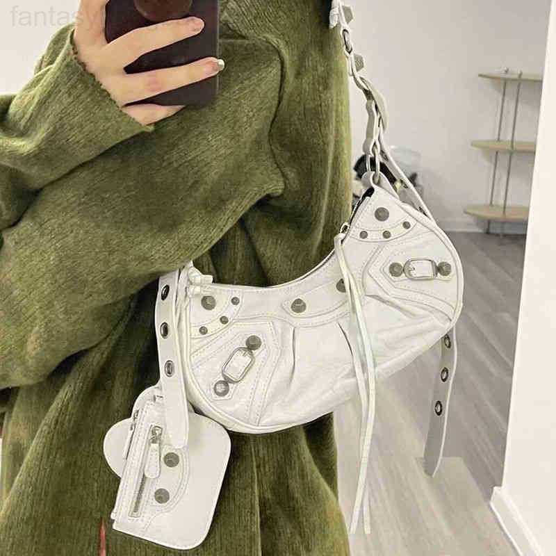 Designer FF Bags Handbag Baguette Chain Fendace Shoulder Retro Crossbody Women Clutch Purse Leather Tote Mon Tresor Jacquard Hobo Bag XBIJ, Milk-white
Designer FF Bags Handbag Baguette Chain Fendace Shoulder Retro Crossbody Women Clutch Purse Leather Tote Mon Tresor Jacquard Hobo Bag XBIJ, Milk-white