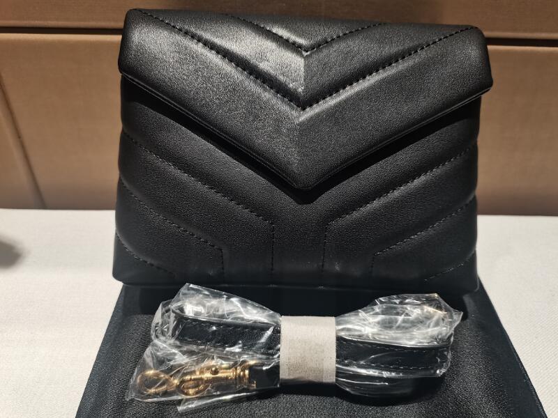 Realfine Bags 3A 20cm 630951 LouLou Toy Matelasse Leather Shoulder Handbags For Women With Dust Bag, Y630951 20cm 3a_03
Realfine Bags 3A 20cm 630951 LouLou Toy Matelasse Leather Shoulder Handbags For Women With Dust Bag, Y630951 20cm 3a_03