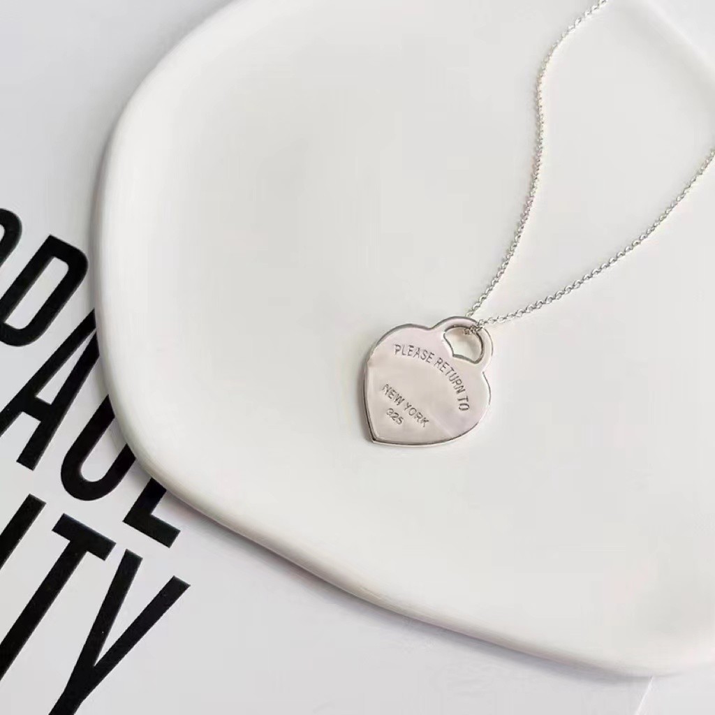 Heart Necklace Women's Stainless Steel Couple Pendant 18K Gold Necklace Valentine's Day Gift Girlfriend Jewelry Wholesale Retail Box
Heart Necklace Women's Stainless Steel Couple Pendant 18K Gold Necklace Valentine's Day Gift Girlfriend Jewelry Wholesale Retail Box