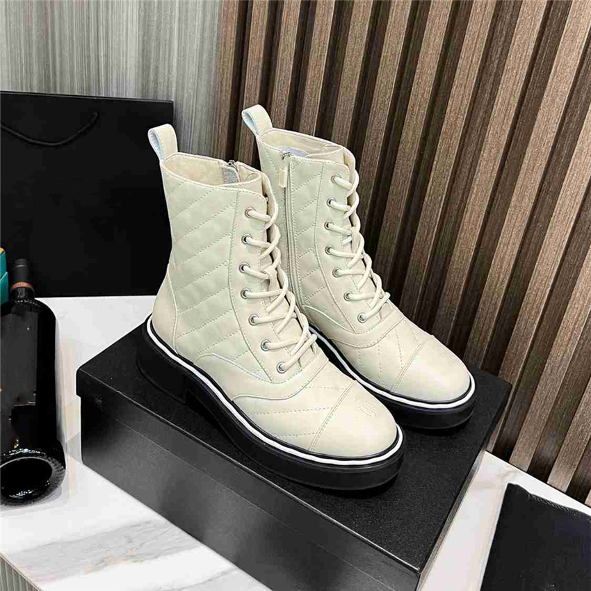 Luxury Design Boots Fashion Channel Women Retro Decoration Winter Warm Snow Non slip High Heel Martin Knight Tassel Casual Socks Boots 08-06
Luxury Design Boots Fashion Channel Women Retro Decoration Winter Warm Snow Non slip High Heel Martin Knight Tassel Casual Socks Boots 08-06