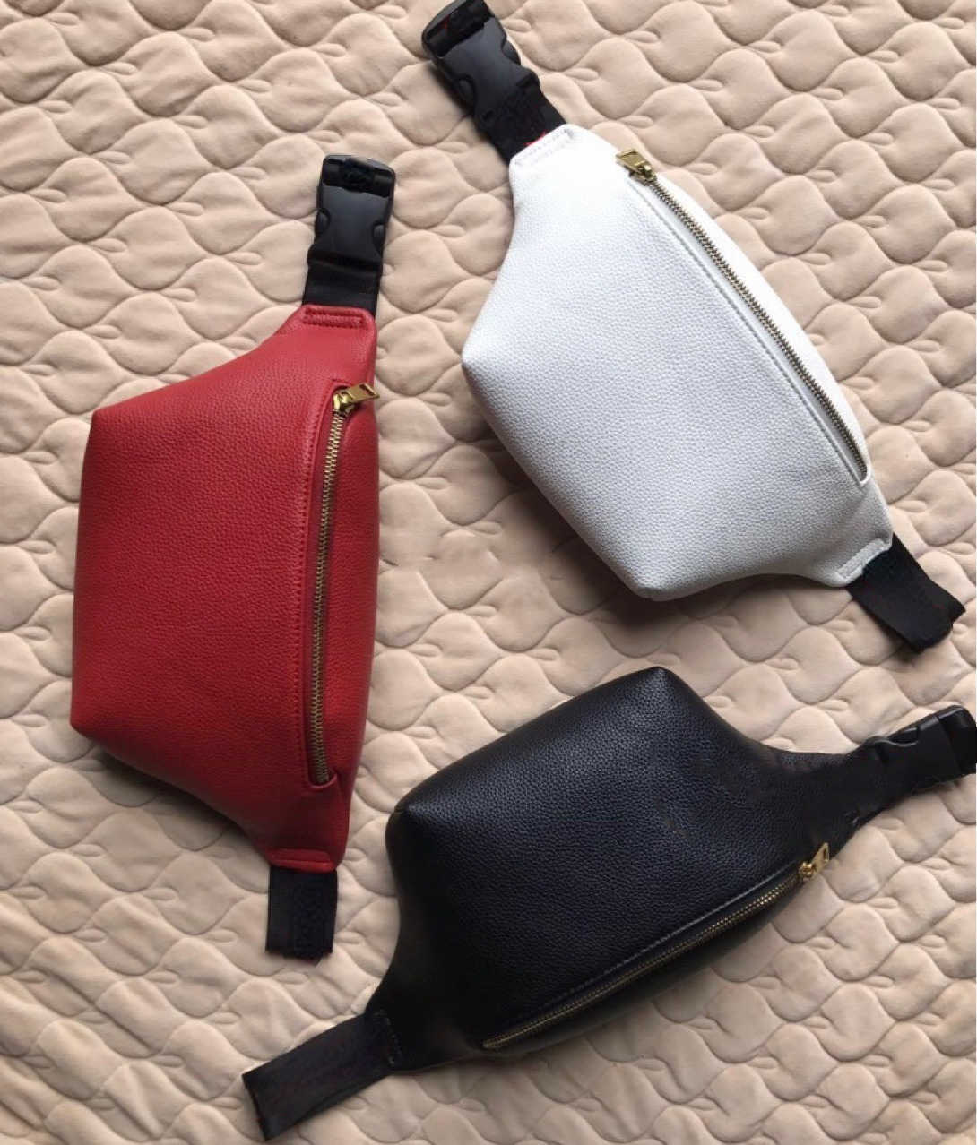 Brand Waist Bags designer design Mid zipper soft face leisure messenger waist chest bag Couple's style Multiple colors, Black
Brand Waist Bags designer design Mid zipper soft face leisure messenger waist chest bag Couple's style Multiple colors, Black
