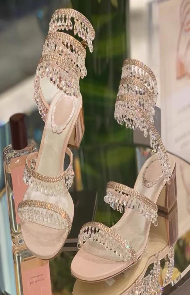Rene caovilla high quality Designer Heels Sandals Womens heel Classic Slippers 100 leather Color wedding dress Set Travel Outdoor5643787
Rene caovilla high quality Designer Heels Sandals Womens heel Classic Slippers 100 leather Color wedding dress Set Travel Outdoor5643787