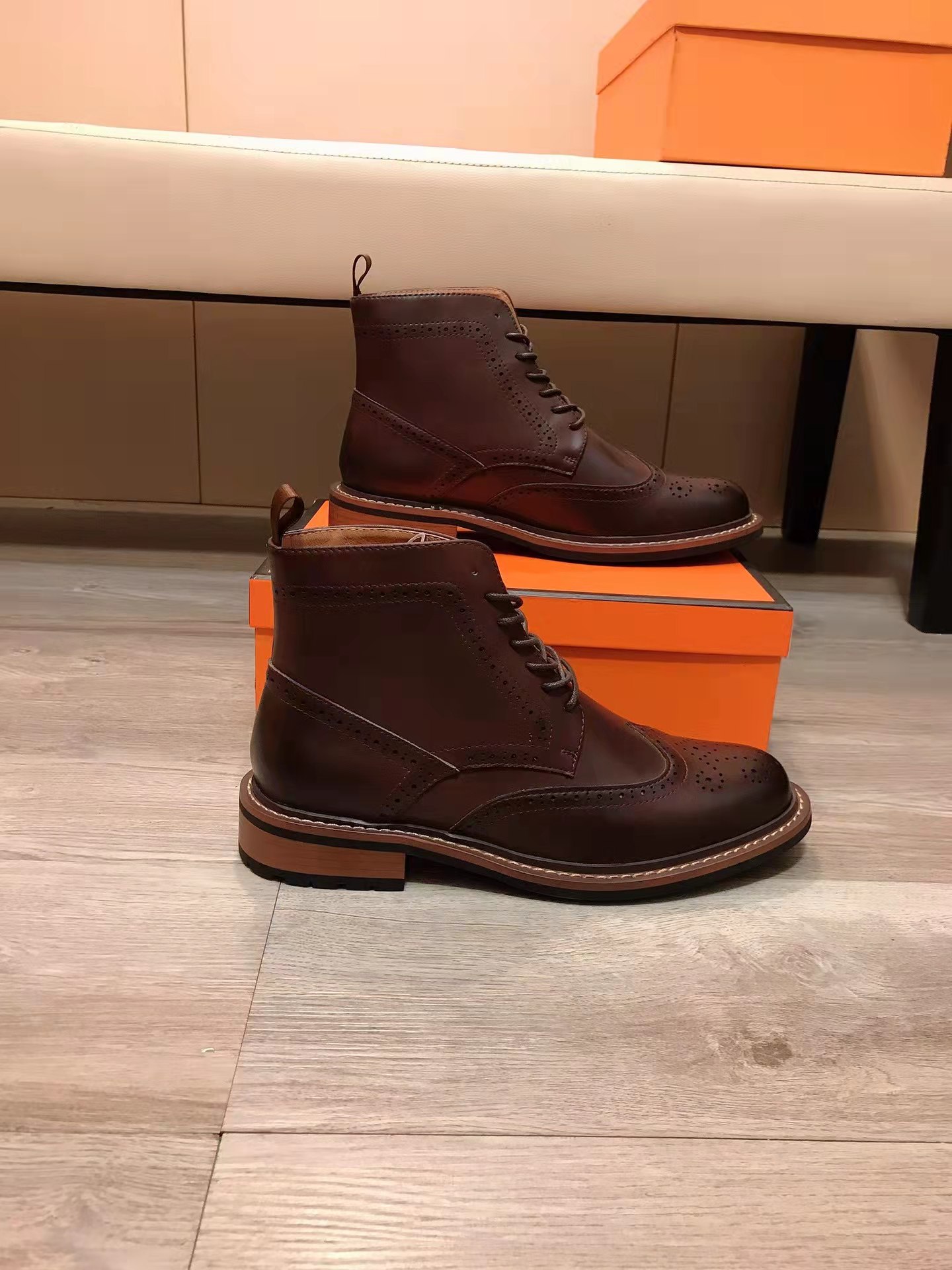 New mens ankle boots short shoes rubber outdoor Walking Alpinono/Melon Spikes STRASS winter fashion shoes genuine leather slip on boot 38-46
New mens ankle boots short shoes rubber outdoor Walking Alpinono/Melon Spikes STRASS winter fashion shoes genuine leather slip on boot 38-46