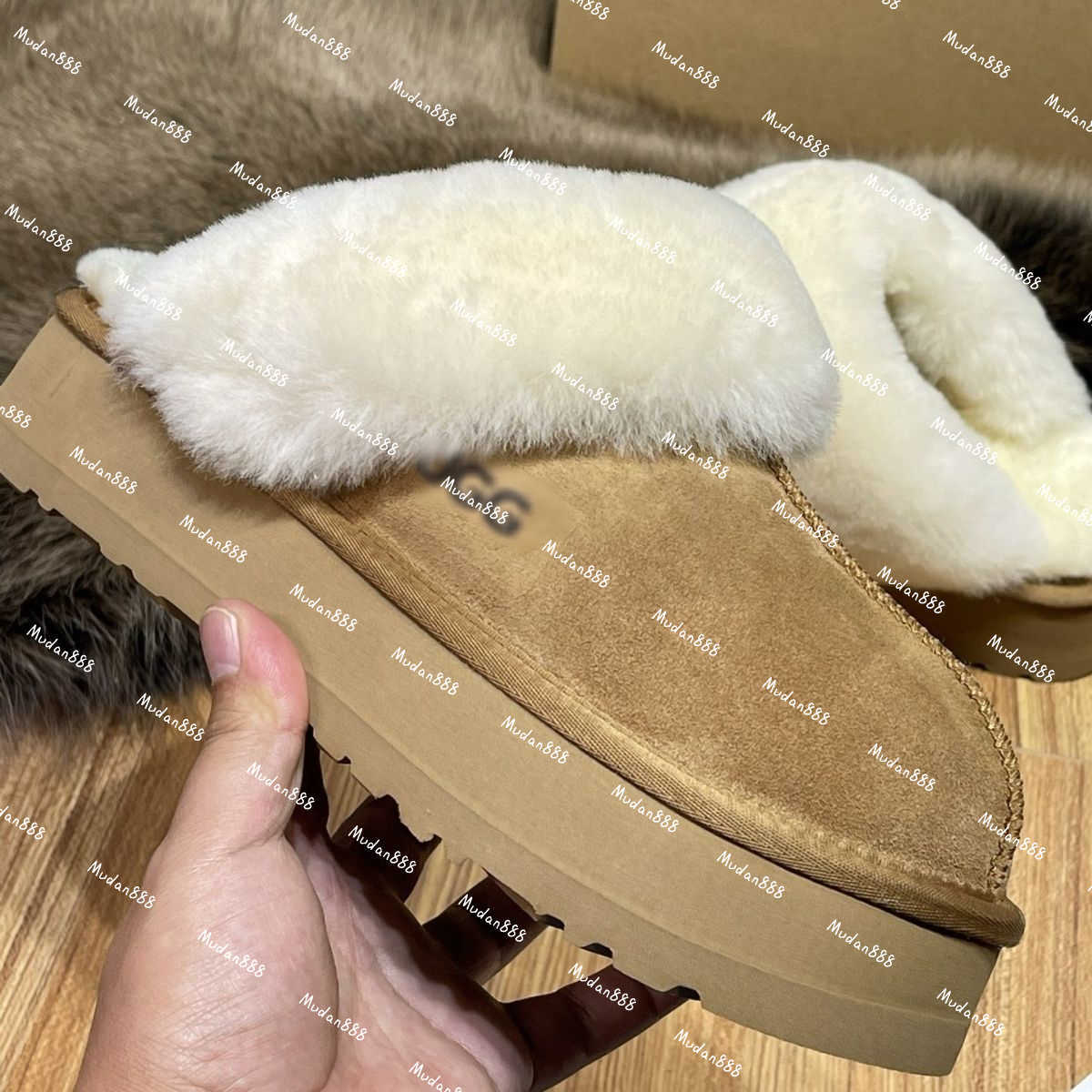Fur Mule Slipper Fluffy Winter Warm Platform Designer Slippers Boots Man Ladies Chestnut Real Leather Indoor Thin Bottom Uggitys Sliders Flip Flops For Women Boot, Shipping
Fur Mule Slipper Fluffy Winter Warm Platform Designer Slippers Boots Man Ladies Chestnut Real Leather Indoor Thin Bottom Uggitys Sliders Flip Flops For Women Boot, Shipping