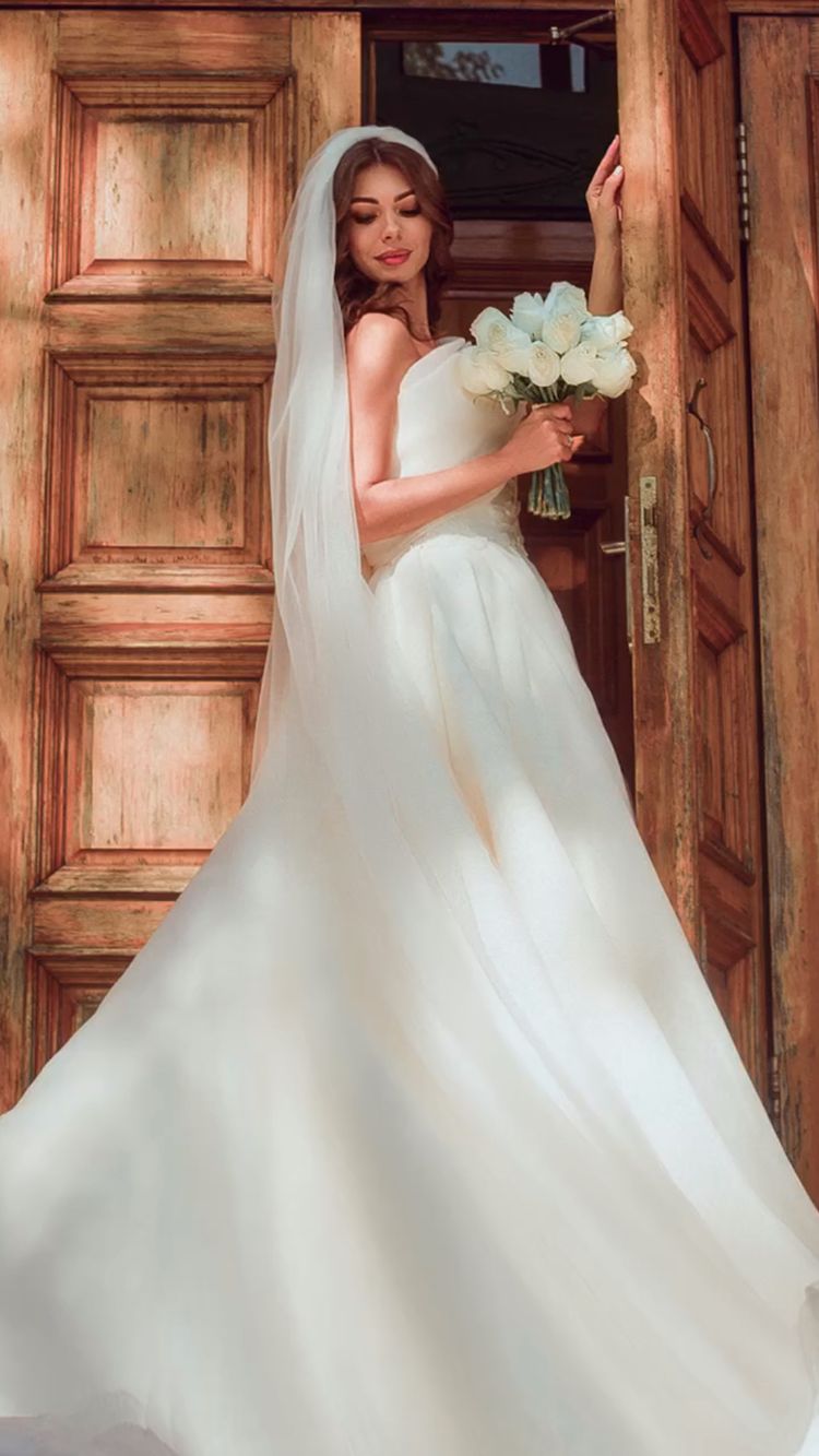Sexy Plus Size Wedding Dresses Beach Bohemian A Line One Shoulder Applique Tiered High Side Split Garden Court Train Bridal Gowns Vestidos De Novia Cu