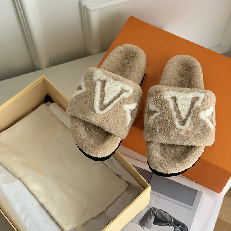 Luxury Wool Slipper for Women Men Thick Winter Slippers Designer Slides Warm Non-slip Soles Bedroom Plush Shoes 35-41, Black
Luxury Wool Slipper for Women Men Thick Winter Slippers Designer Slides Warm Non-slip Soles Bedroom Plush Shoes 35-41, Black