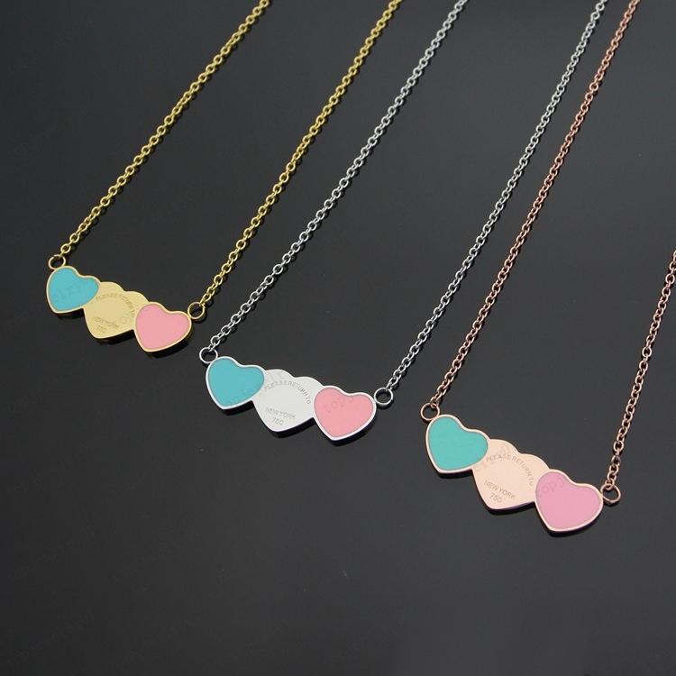 Designer single peach heart necklace woman stainless steel blue pink green pendant luxury jewelry Valentine's Day Christmas gift wholesale with box
Designer single peach heart necklace woman stainless steel blue pink green pendant luxury jewelry Valentine's Day Christmas gift wholesale with box