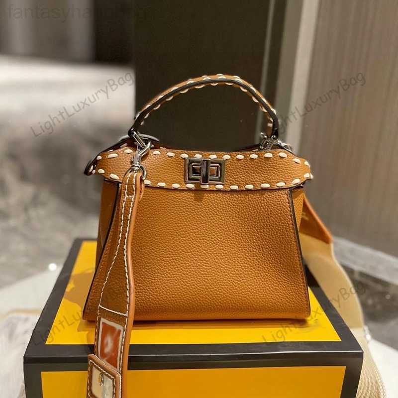 Designer FF Bags Handbag Baguette Chain Fendace Shoulder Retro Crossbody Women Clutch Purse Leather Tote Mon Tresor Jacquard Hobo Bag M4EK, 23x18cm
Designer FF Bags Handbag Baguette Chain Fendace Shoulder Retro Crossbody Women Clutch Purse Leather Tote Mon Tresor Jacquard Hobo Bag M4EK, 23x18cm