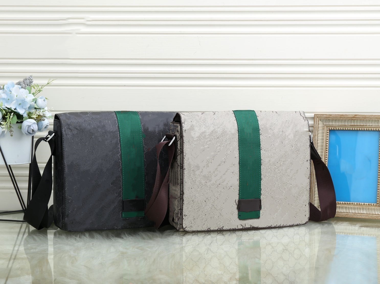 YY Blondie Ophidia Designer Bags Crossbody Bag Women's Luxury Mobile Phone Mini Messengers Handbag Messenger Man's Backpack Classic Crossbodys Bag Ophidias Wallet
YY Blondie Ophidia Designer Bags Crossbody Bag Women's Luxury Mobile Phone Mini Messengers Handbag Messenger Man's Backpack Classic Crossbodys Bag Ophidias Wallet
