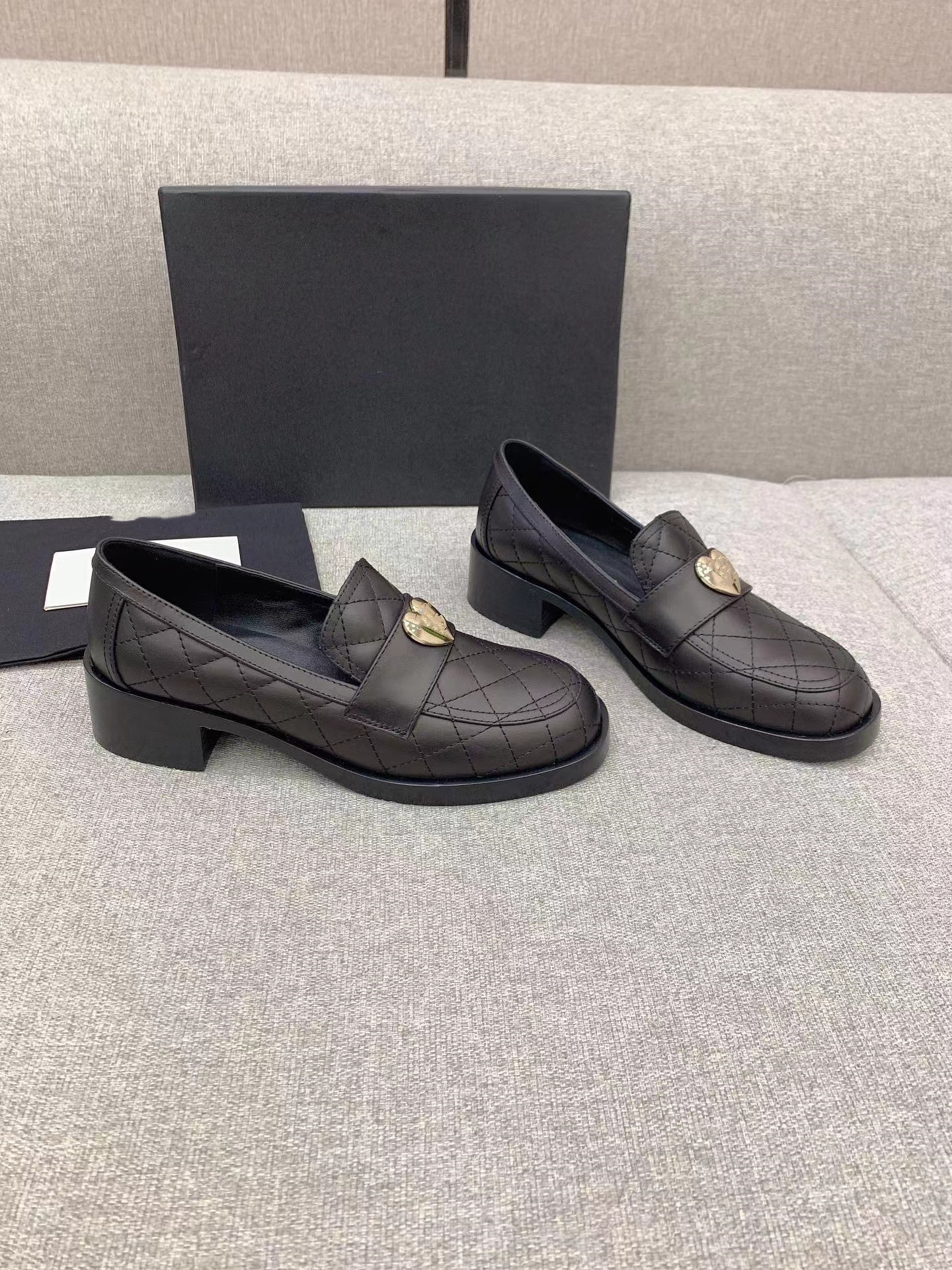 2023 autumn/winter new chunky heel sandals Love Style and elegance Athleisure & Athflow, Multi 
2023 autumn/winter new chunky heel sandals Love Style and elegance Athleisure & Athflow, Multi