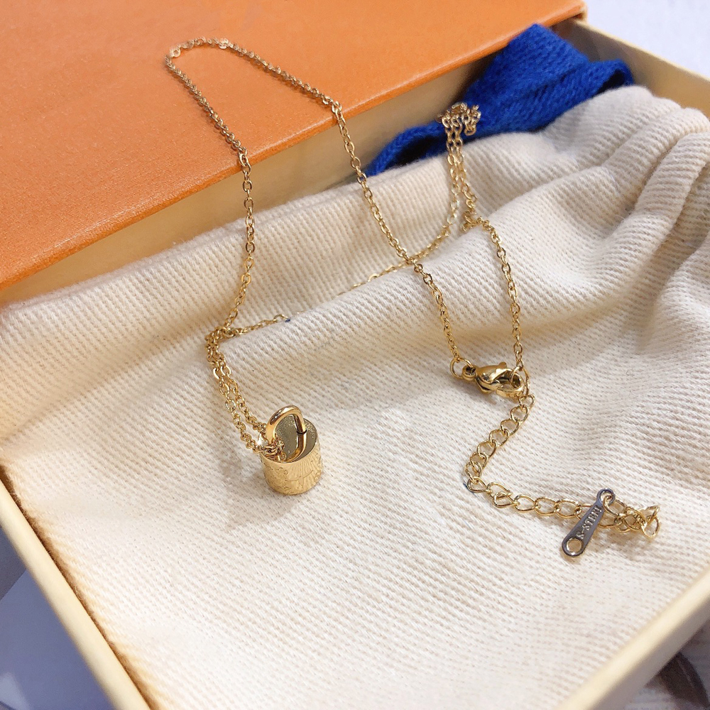 Fashion Women Luxury Designer Necklace Choker Pendant Chain 18K Gold Plated Stainless Steel Letter Necklaces Wedding Jewelry Accessories X326
Fashion Women Luxury Designer Necklace Choker Pendant Chain 18K Gold Plated Stainless Steel Letter Necklaces Wedding Jewelry Accessories X326