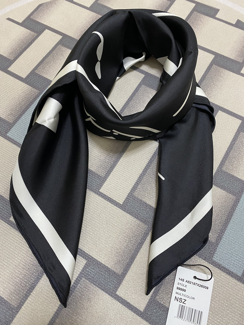 Women's square scarf 100% twill silk material black color print letters pattern beautiful scarves shawl size 90cm -90cm
Women's square scarf 100% twill silk material black color print letters pattern beautiful scarves shawl size 90cm -90cm