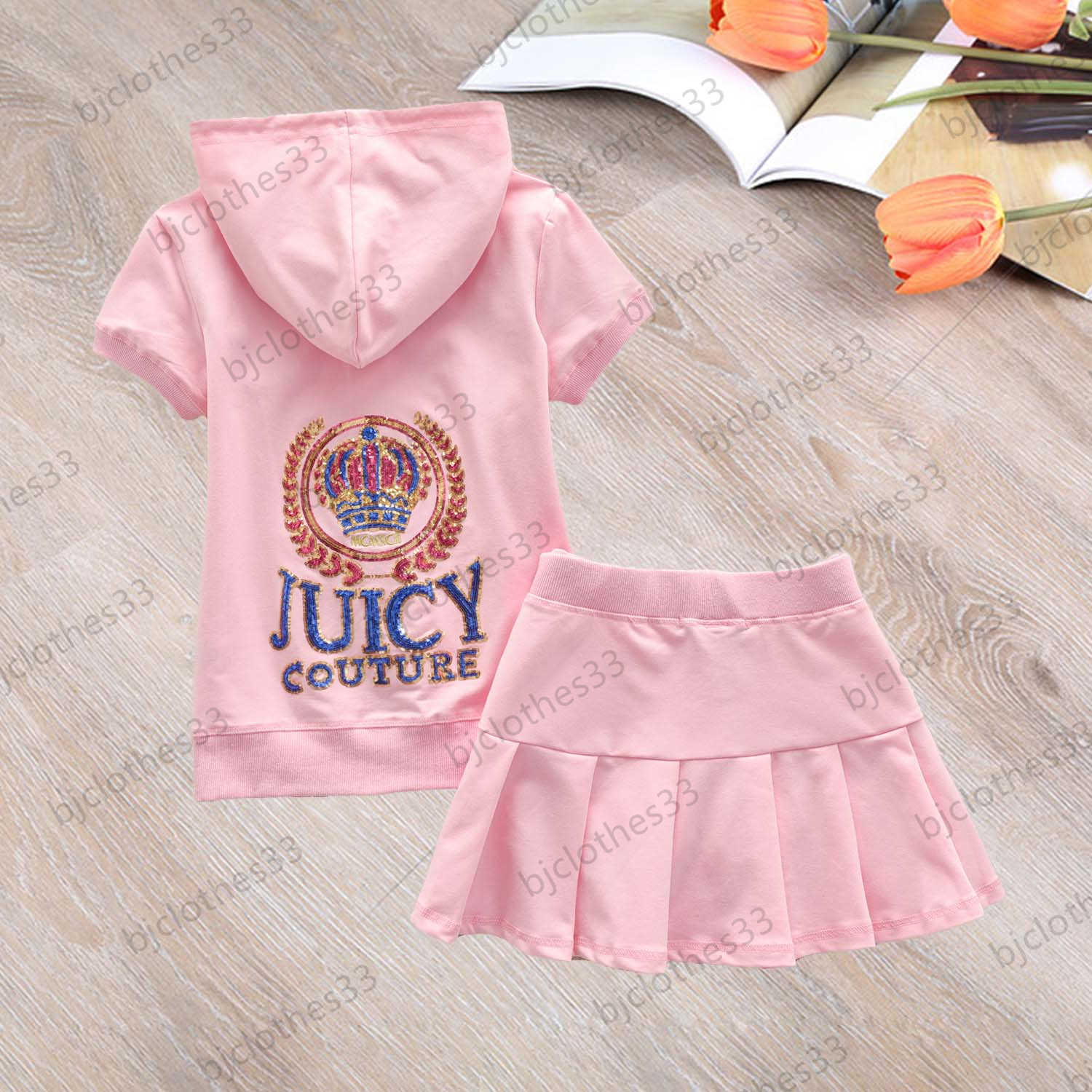 Juicy Tracksuit Womens Two Piece Dress Back Colorful Sequins Printing Short Sleeves Hooded Tops Soft Fabric Casual Pleated Skirt Women Apparel 4 Colors
Juicy Tracksuit Womens Two Piece Dress Back Colorful Sequins Printing Short Sleeves Hooded Tops Soft Fabric Casual Pleated Skirt Women Apparel 4 Colors