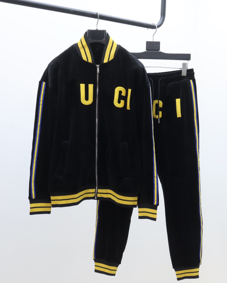 22ss men designer tracksuit ribbon ribbon stripe Velvet set with embroidered logo sportswear track suit jogging sweat training suits blue
22ss men designer tracksuit ribbon ribbon stripe Velvet set with embroidered logo sportswear track suit jogging sweat training suits blue