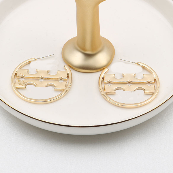 Fashion Womens Earrings Ear Stud Women Designer Brand Letter Elegance Temperament Simple Ladies Wedding Party Jewelry Accessories ER0109-ER0110
Fashion Womens Earrings Ear Stud Women Designer Brand Letter Elegance Temperament Simple Ladies Wedding Party Jewelry Accessories ER0109-ER0110