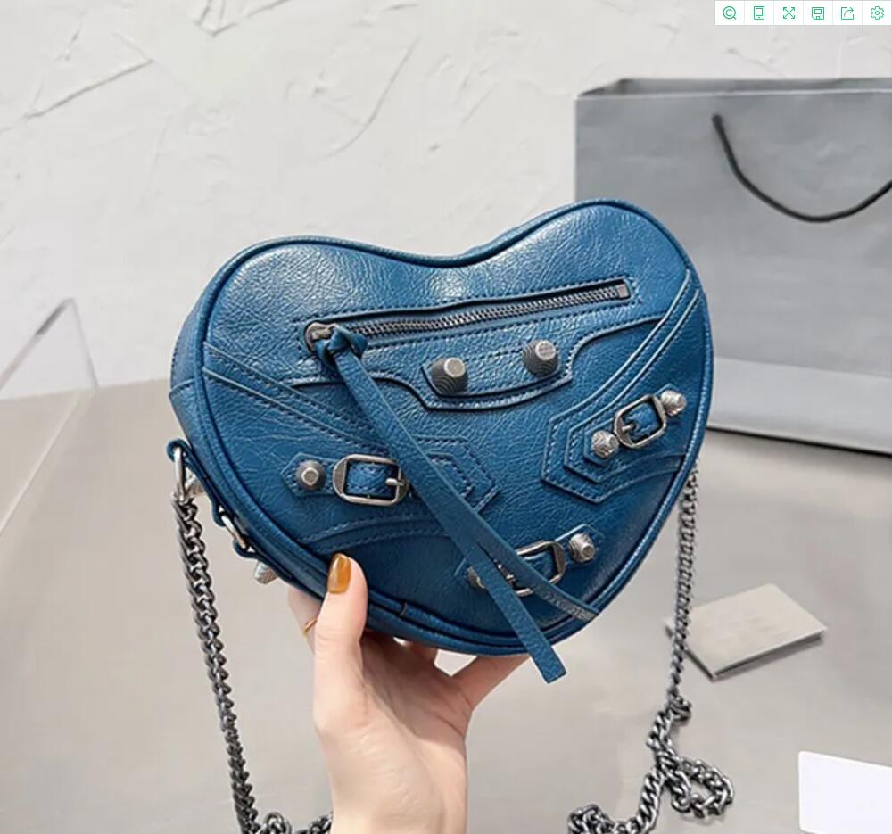balencigas bag HH Rivet Love Bags Chains Crossbody Bag Le Cagole Motorcycle Bag Women Leather Shoulder Tote With Heart Mirror letter Vintage Shinny LLW0, #1
balencigas bag HH Rivet Love Bags Chains Crossbody Bag Le Cagole Motorcycle Bag Women Leather Shoulder Tote With Heart Mirror letter Vintage Shinny LLW0, #1
