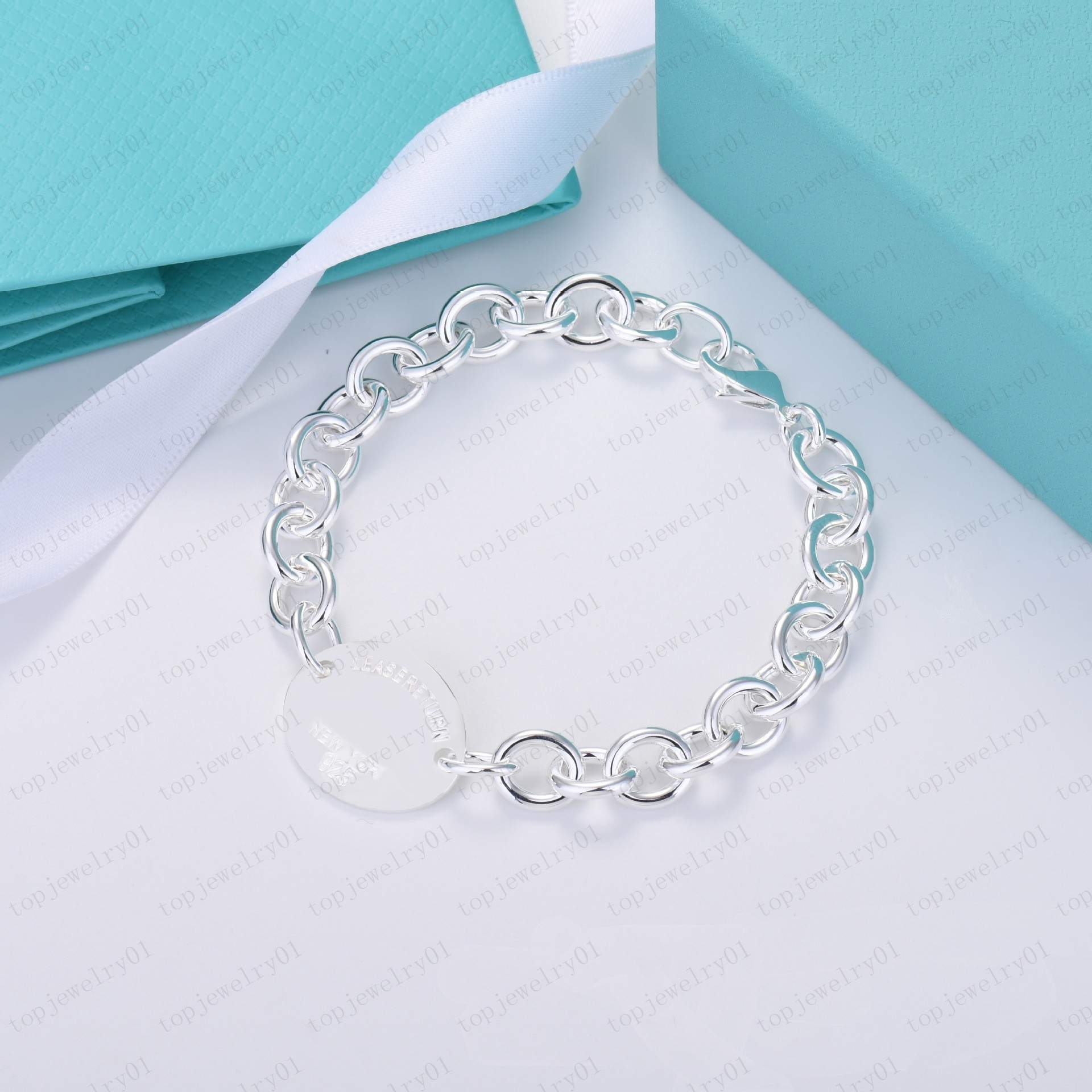 Luxury round necklace designer bracelet men's and women's pendant stainless steel chain couple Christmas gift with original flannel bag with box
Luxury round necklace designer bracelet men's and women's pendant stainless steel chain couple Christmas gift with original flannel bag with box